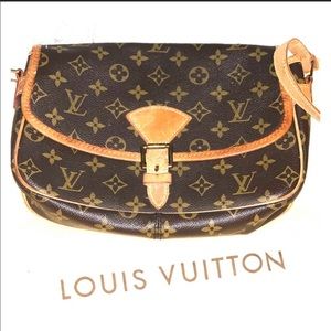 Authentic Louis Vuitton Sologne #2.5a.